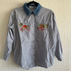 Basic Editions‎ Women’s Vintage Denim Collar Barn Embroidery Shirt Size Medium